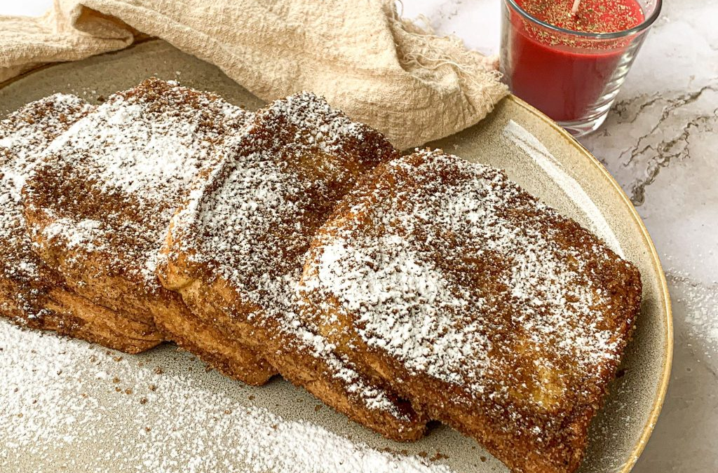 Fatias douradas com açúcar mascavado